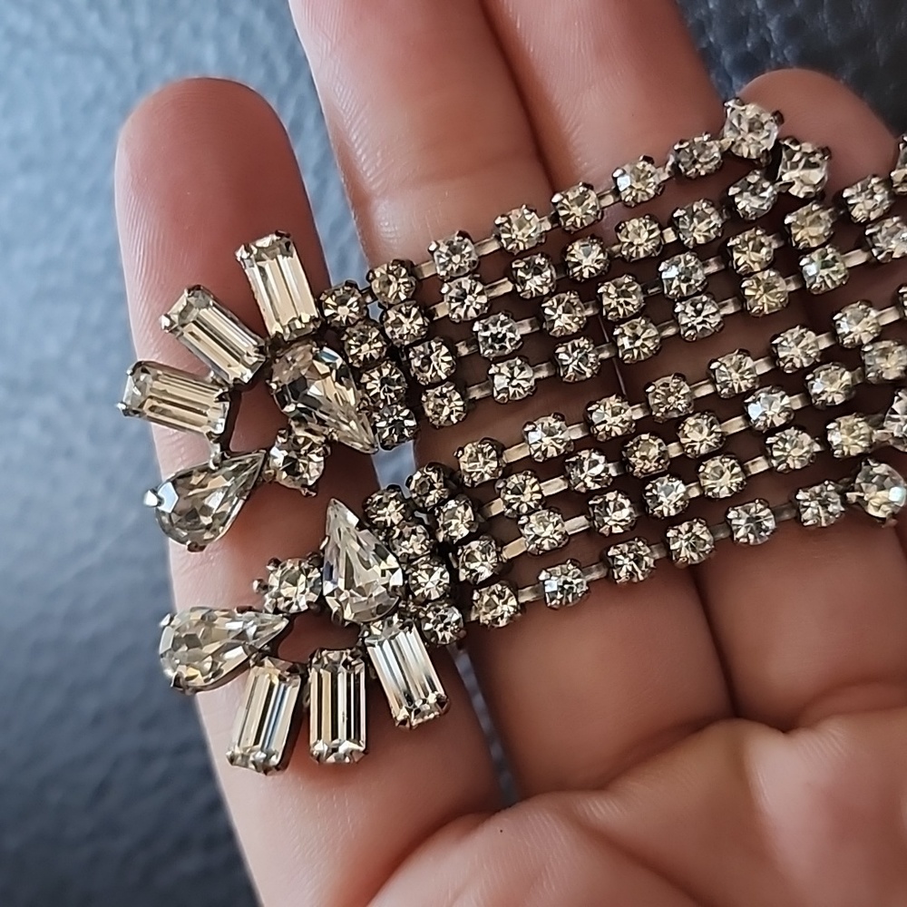 VTG clip on earrings - Picture 4 of 9
